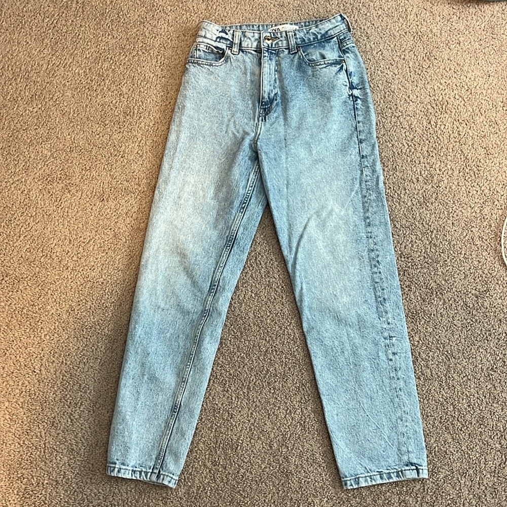 Zara Blue Straight Leg Jeans with Retro Charm